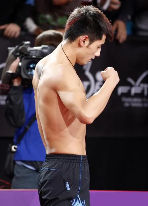 马龙许昕2019年撑起国乒,2020乒乓总决赛马龙对许昕谁赢了