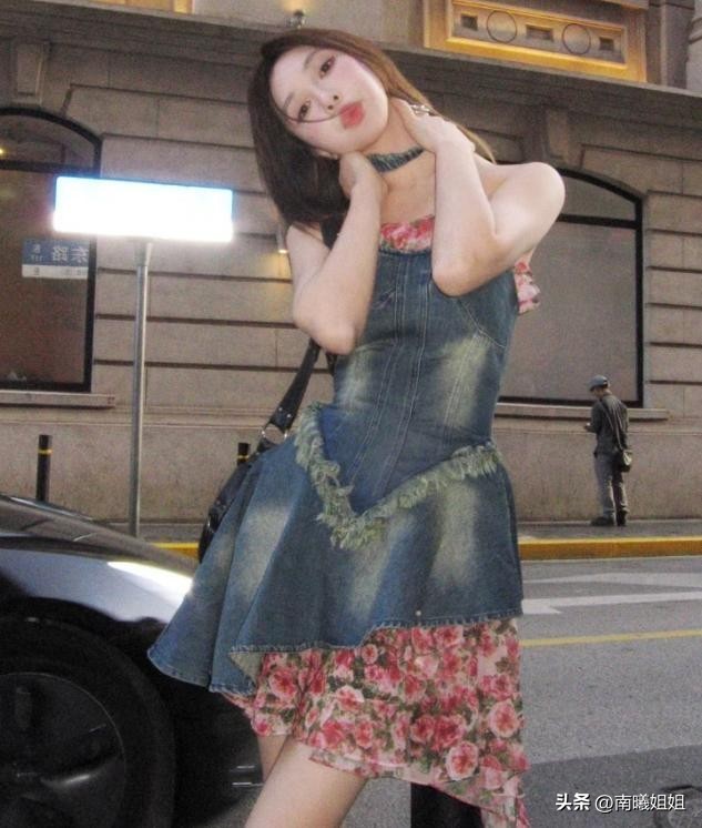 洋气网红爆款牛仔裙显瘦,抖音最火夏季牛仔裙时尚减龄