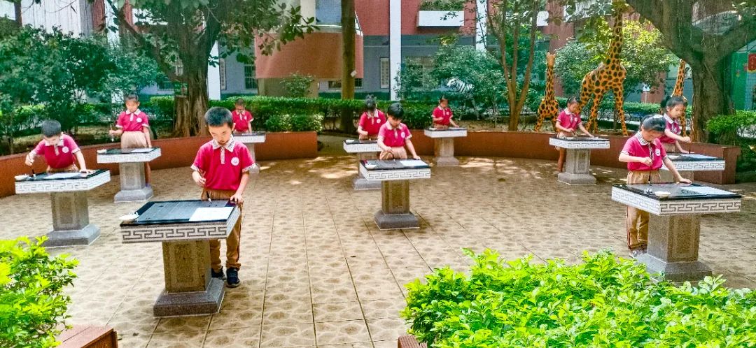 石碣四海学校学费多少钱,东莞四海学校招生简章