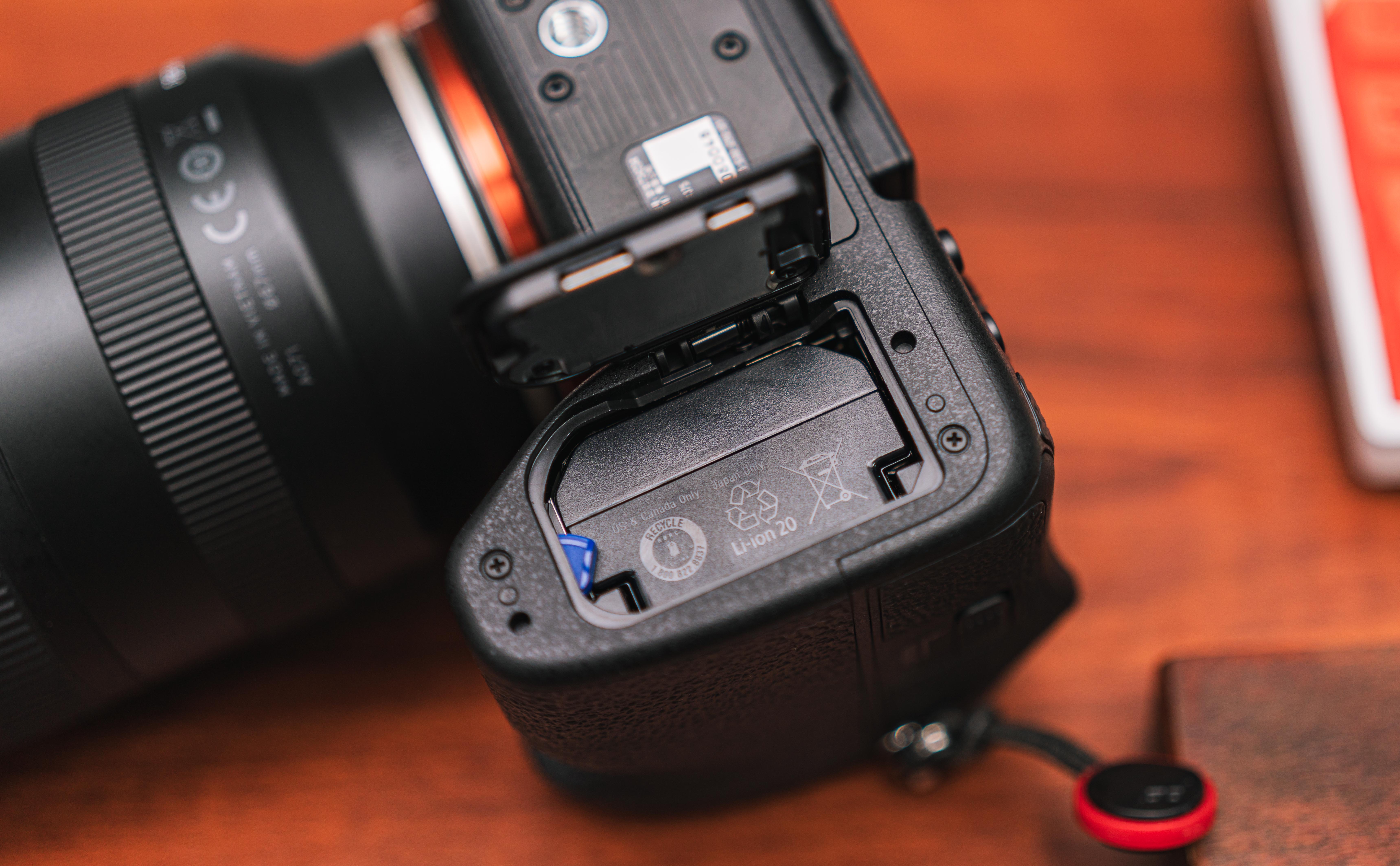 索尼a7m3与a7m4区别,现在买索尼a7m3值得买吗