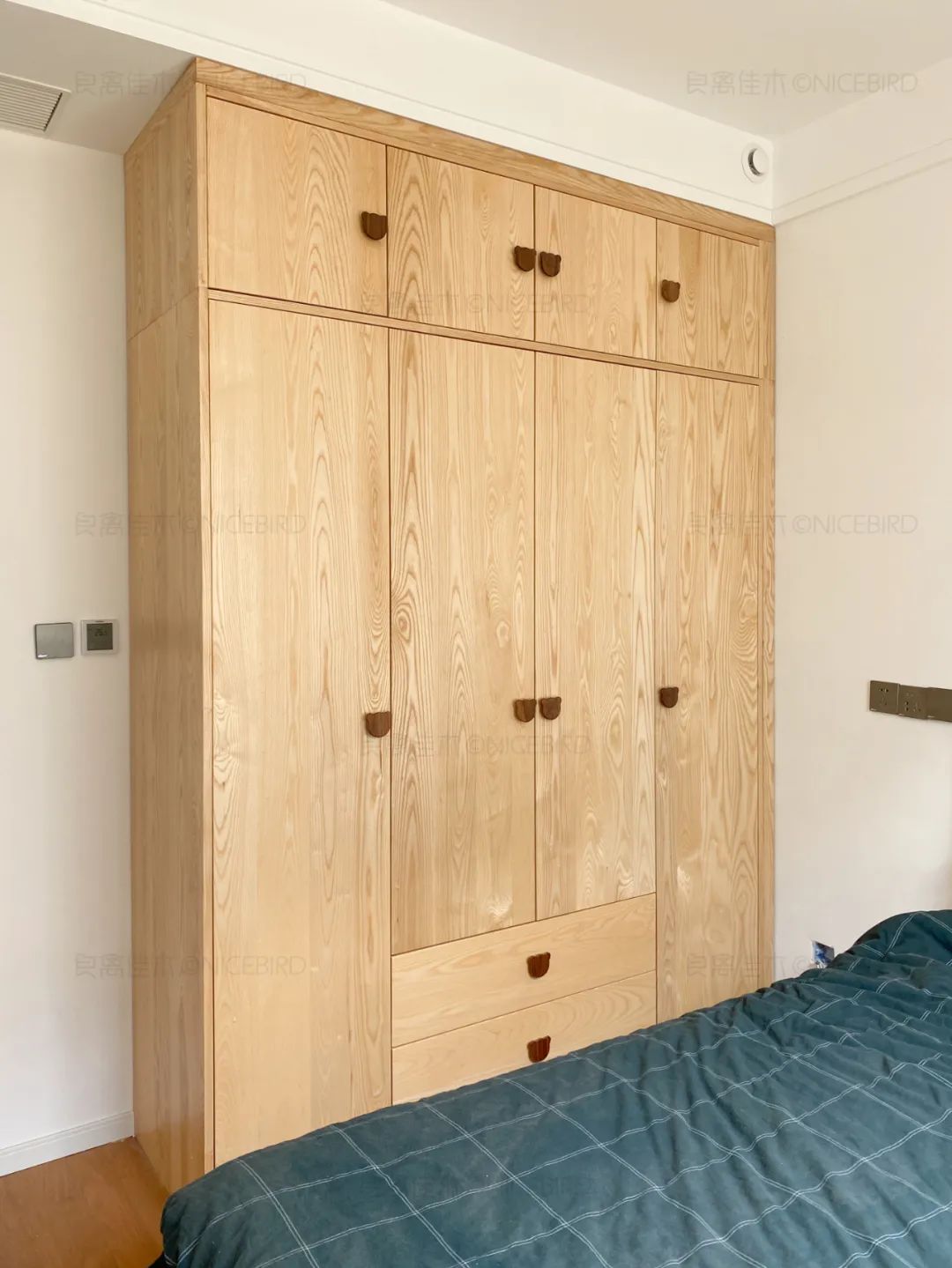 山东又上一分！烟台业主新古典风格客餐厅，樱桃木真的很温润