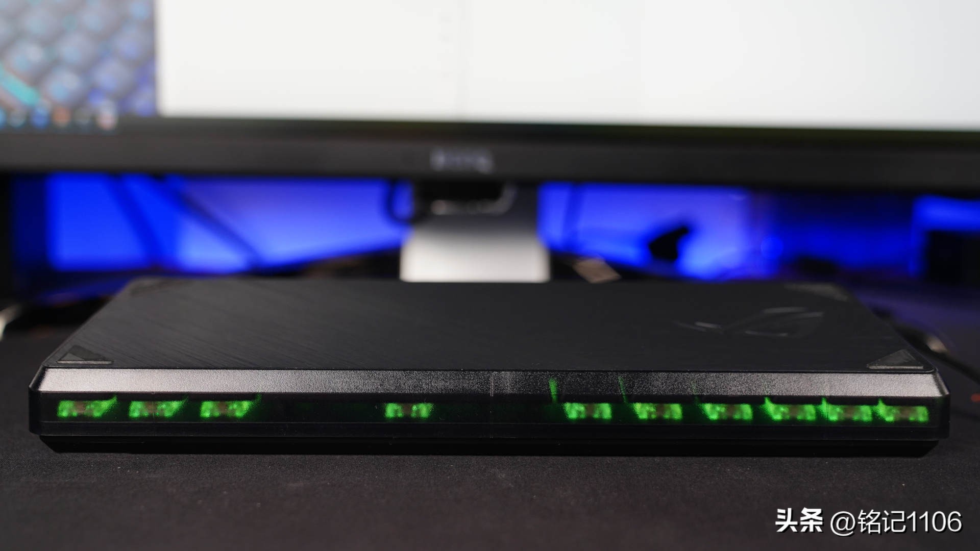 华硕rog夜魔机械键盘哪个轴好,rog魔导士键盘怎么按一下就有灯光