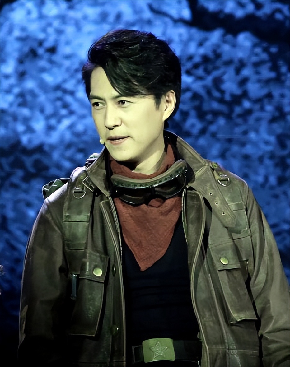 靳东和雷佳音近况,雷佳音和靳东谁的名气更大