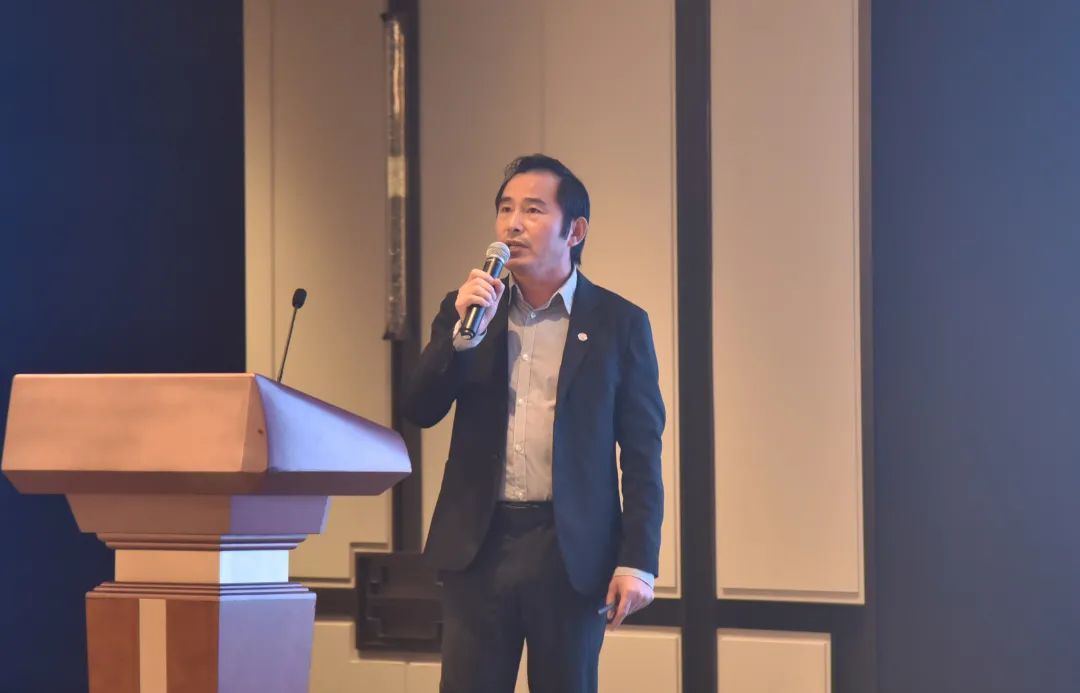 辉煌不在繁荣中产生，而是在硝烟中涅槃