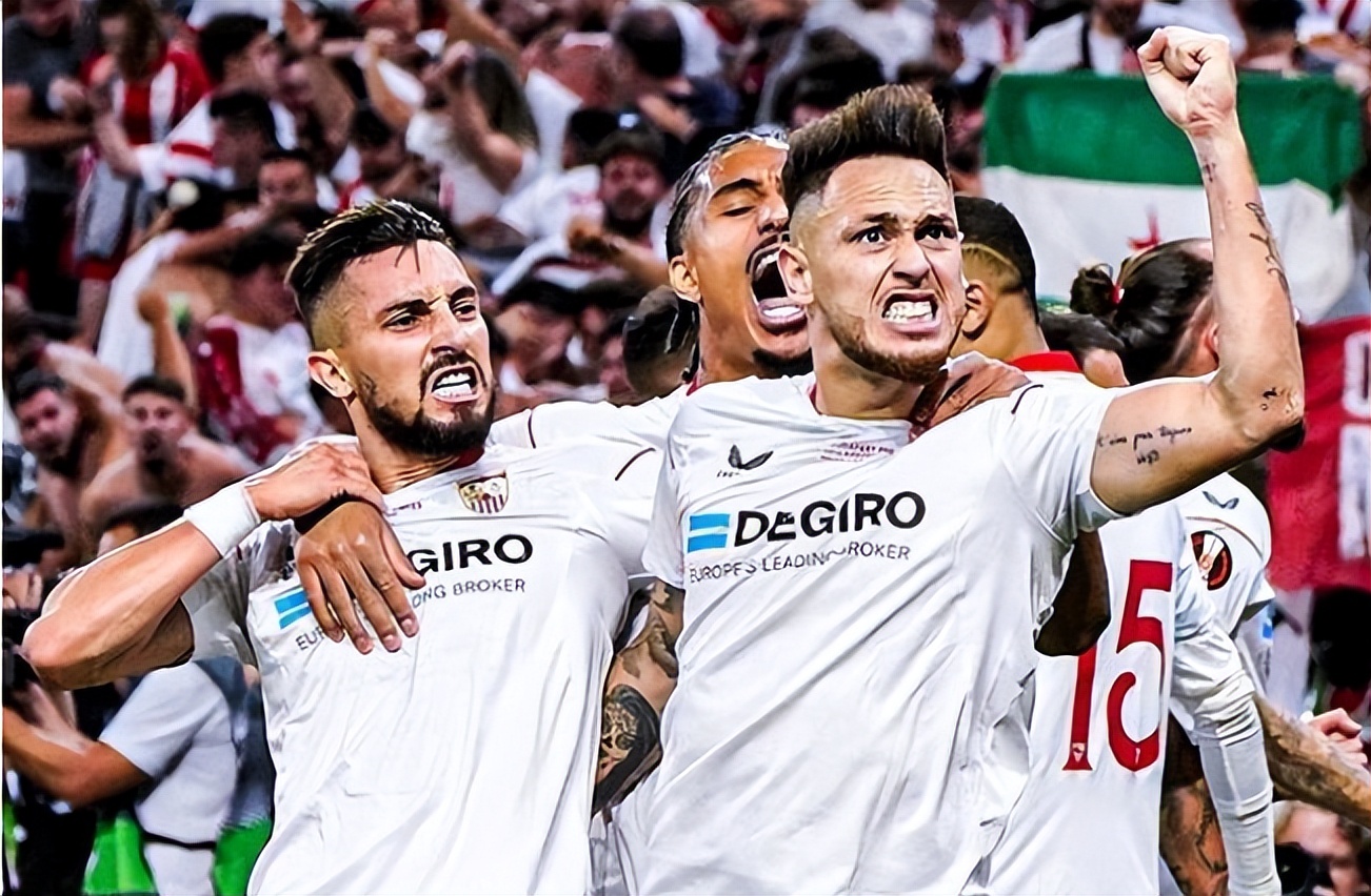 欧冠捧杯塞维利亚,塞维利亚足球联赛夺冠