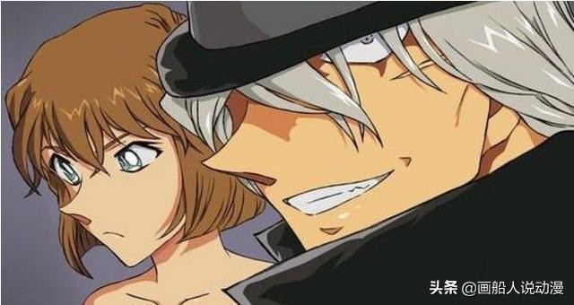 柯南和灰原哀感叹十年的时光，这10年发生太多怪事，他们逆生长了