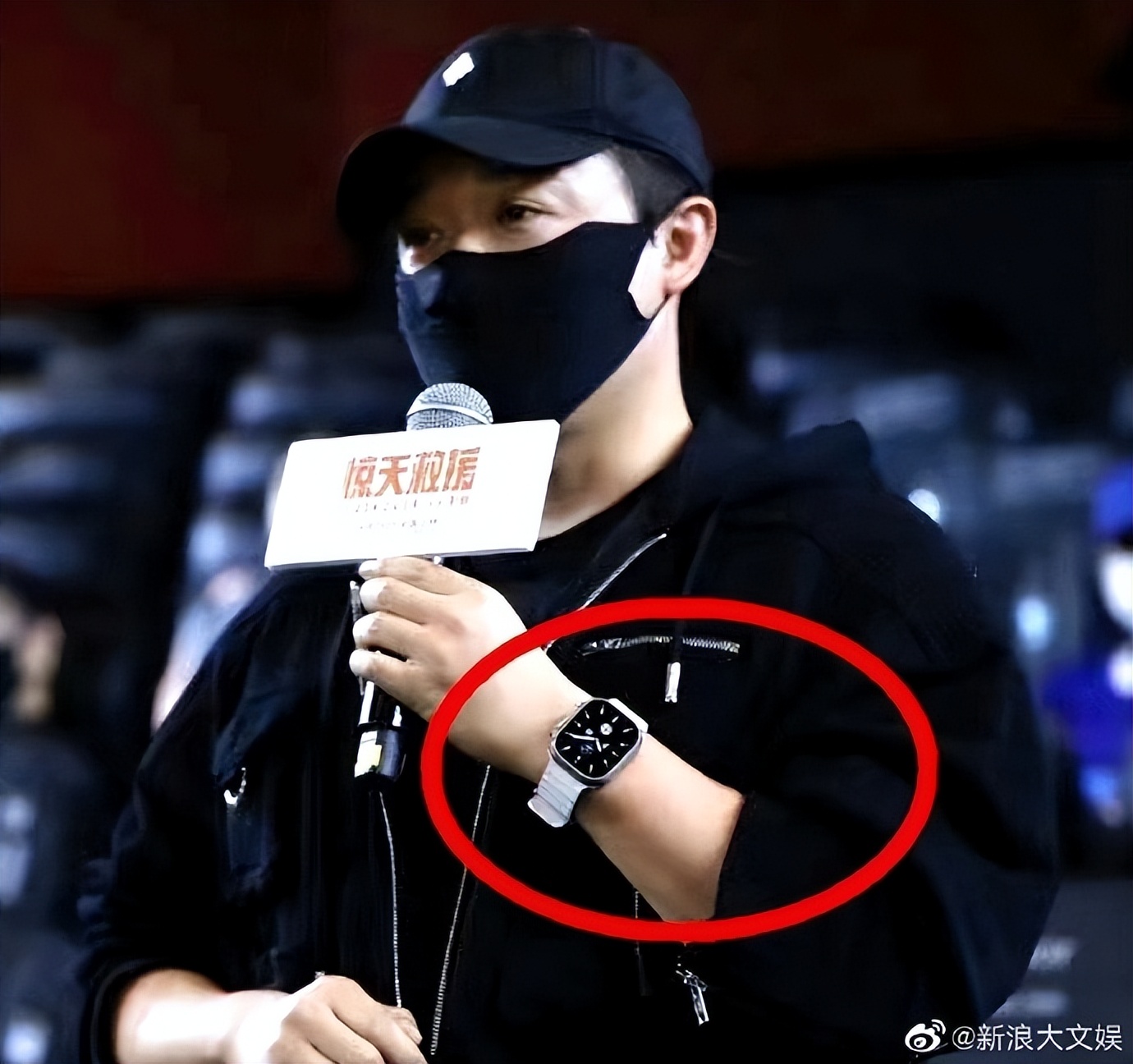 陈思诚柬埔寨,陈思诚与新女友与好友共进晚餐