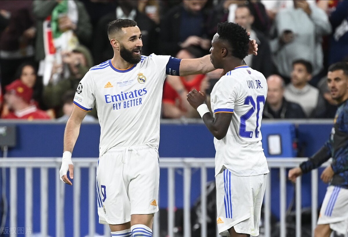 致敬C罗还是害怕魔咒？维尼修斯拒绝穿7号：20号球衣很完美！