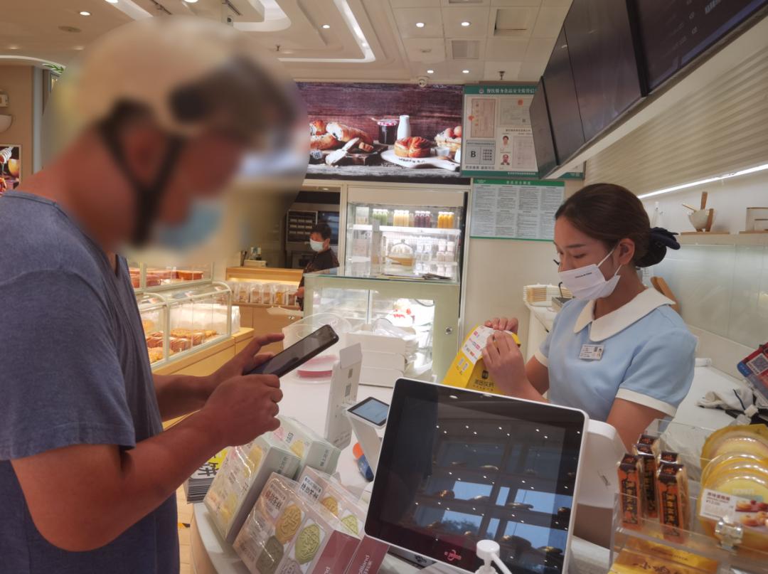 美团跑腿送丢手机遭遇维权难追踪：门槛低维权难记者亲身体验要干跑腿只需身份证