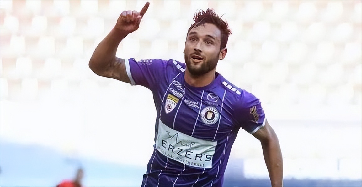 球迷大规模转会,球迷高喊武磊转会