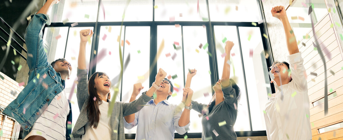 创业九死一生，为啥有的大手笔投资失败了，而摆地摊模式成功了？