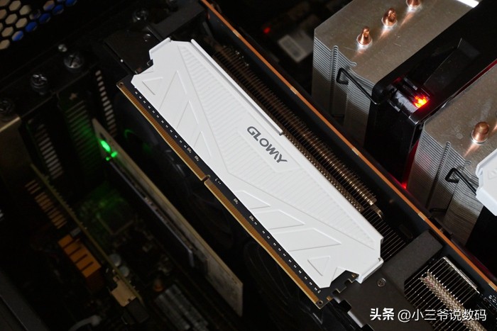 光威天策ddr43200内存和3600对比,光威天策ddr43200内存超频