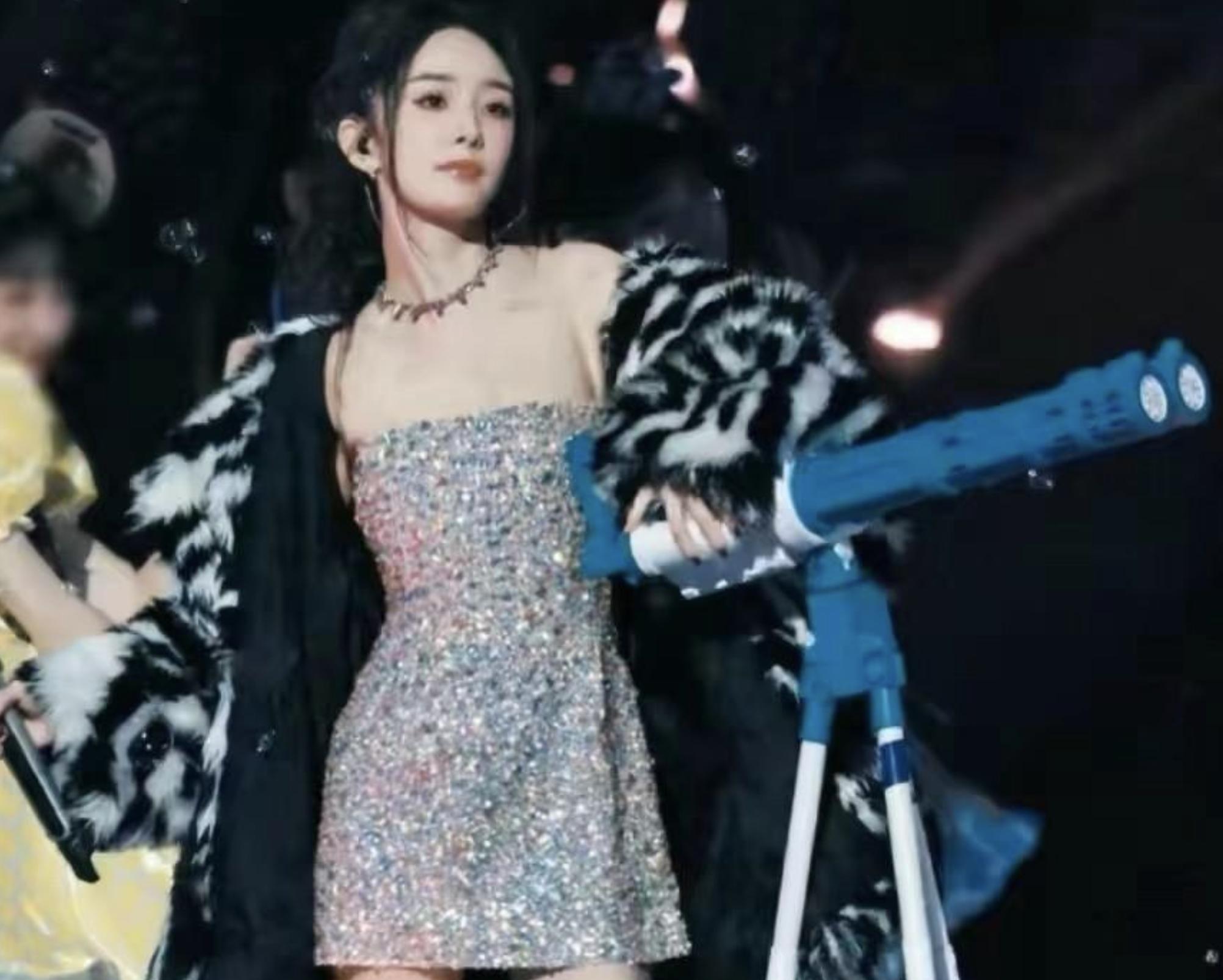 金星吐槽礼服抹胸深v,金星吐槽女明星走红毯捂胸