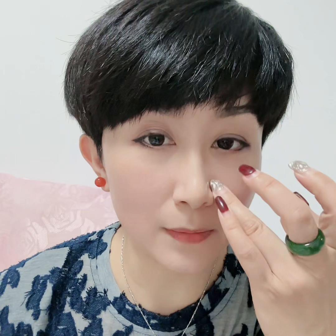 卖珠宝的小姐姐上线了图片,卖珠宝的小姐姐跳舞视频