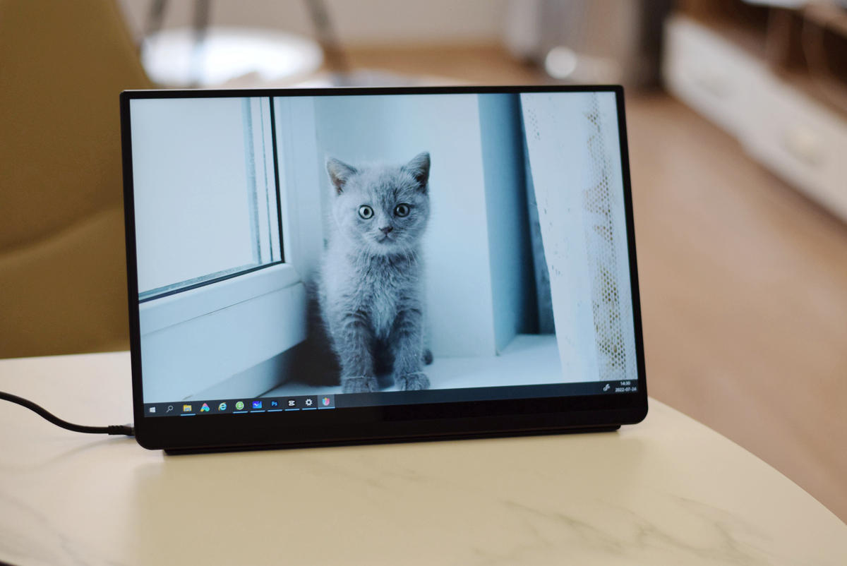 笔记本屏幕太小办公难受,笔记本电脑太小想连个显示屏