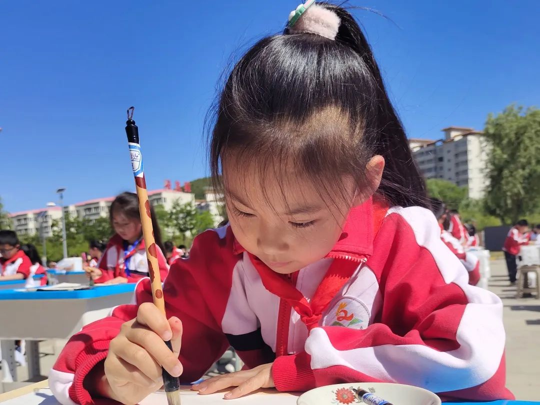 创建国家义务教育优质均衡发展县|走,到黄龙县第二小学看一看!