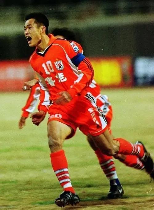 帮助中国打进世界杯的守门员,2002年带领中国足球队进入世界杯