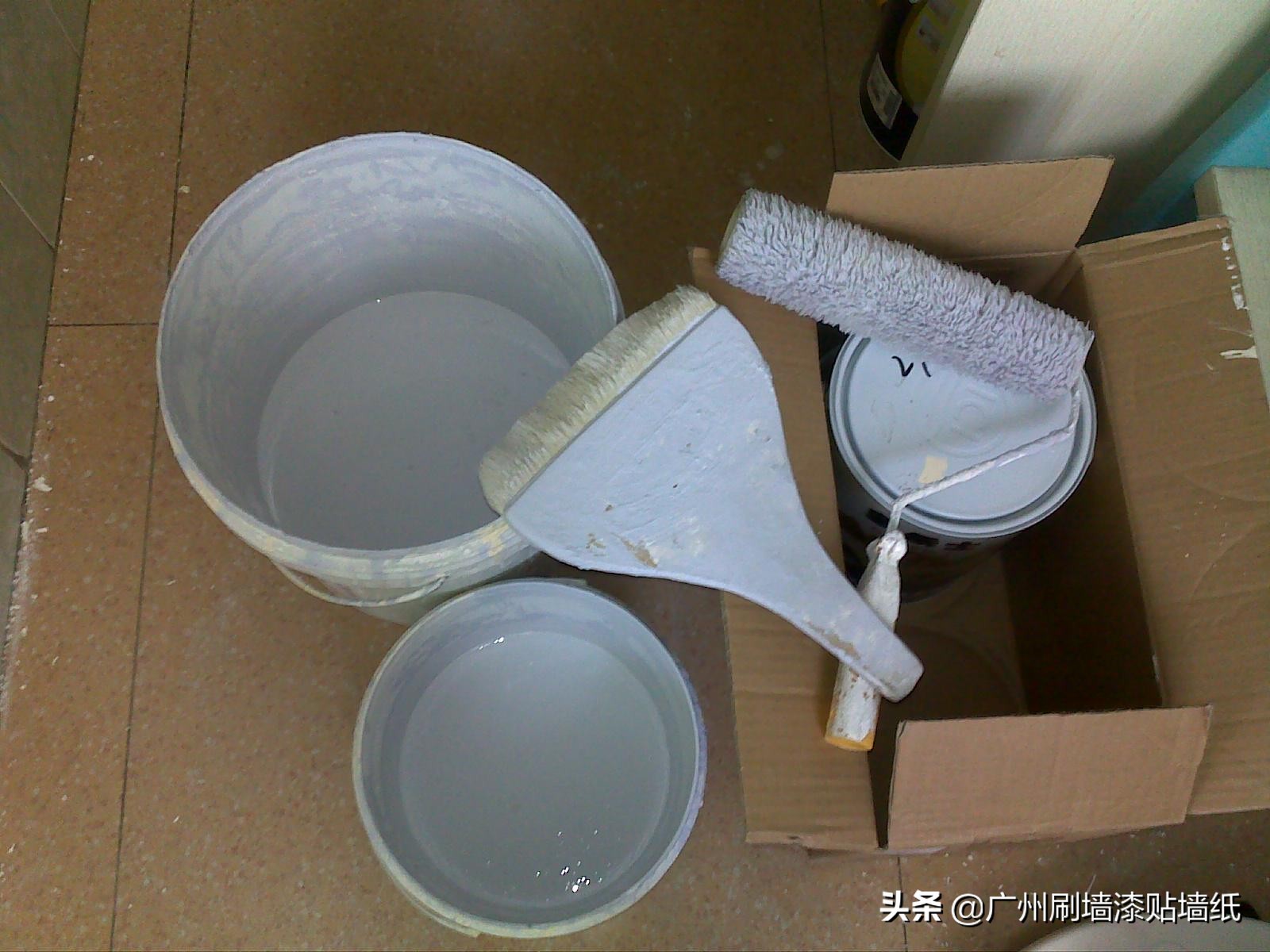 刚刷三年的墙面需要怎么翻新,翻新墙面自己刷漆的方法和技巧