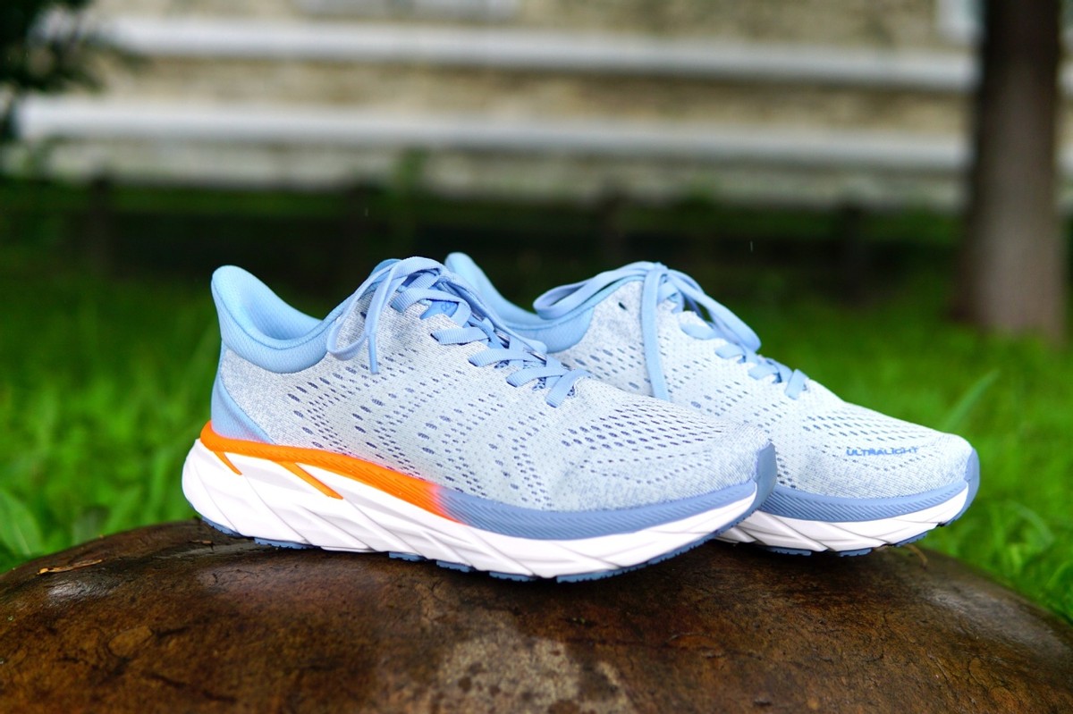 推荐踩屎感特别强的国产跑鞋,出街运动两不误