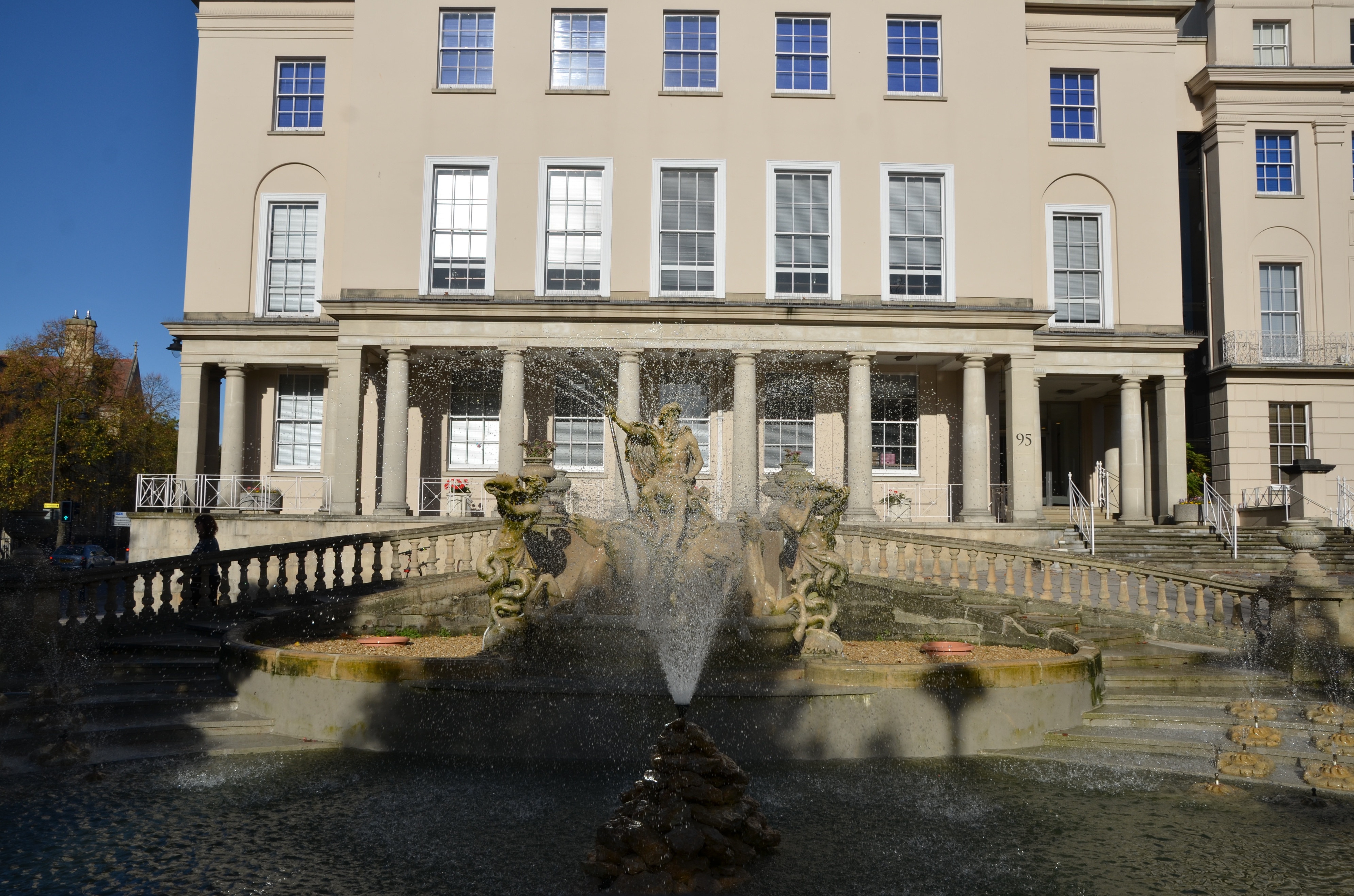 英国旅行记之爱丁堡,英国切尔滕纳姆