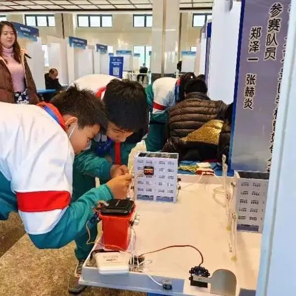 景山学校曹妃甸分校运动会,景山机器人大赛