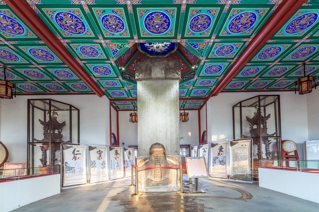 康熙和乾隆哪个活的时间最长,康熙和乾隆历史有什么关系