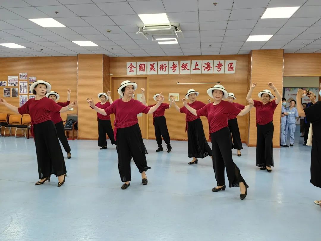 虹口人为她庆生！