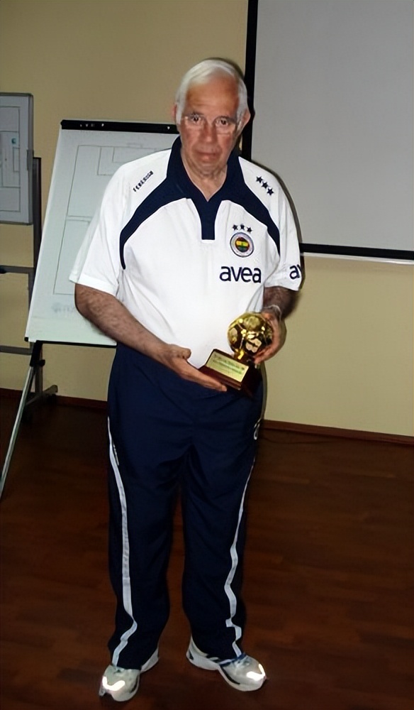 IFFHS年度世界最佳球员有没有奖,iffhs2022最佳球员颁奖