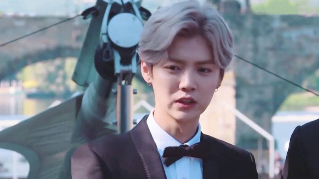 关晓彤和鹿晗领证了吗,鹿晗关晓彤疑似好事将近