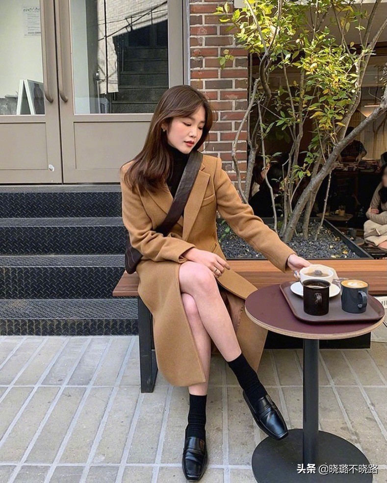 韩国街拍美女惊艳的穿搭,韩国女性高级感美女街拍