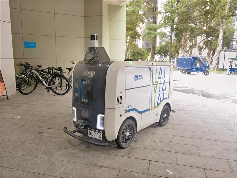 深圳做顺丰快递员好干吗,在深圳专门帮外卖小哥送餐上楼