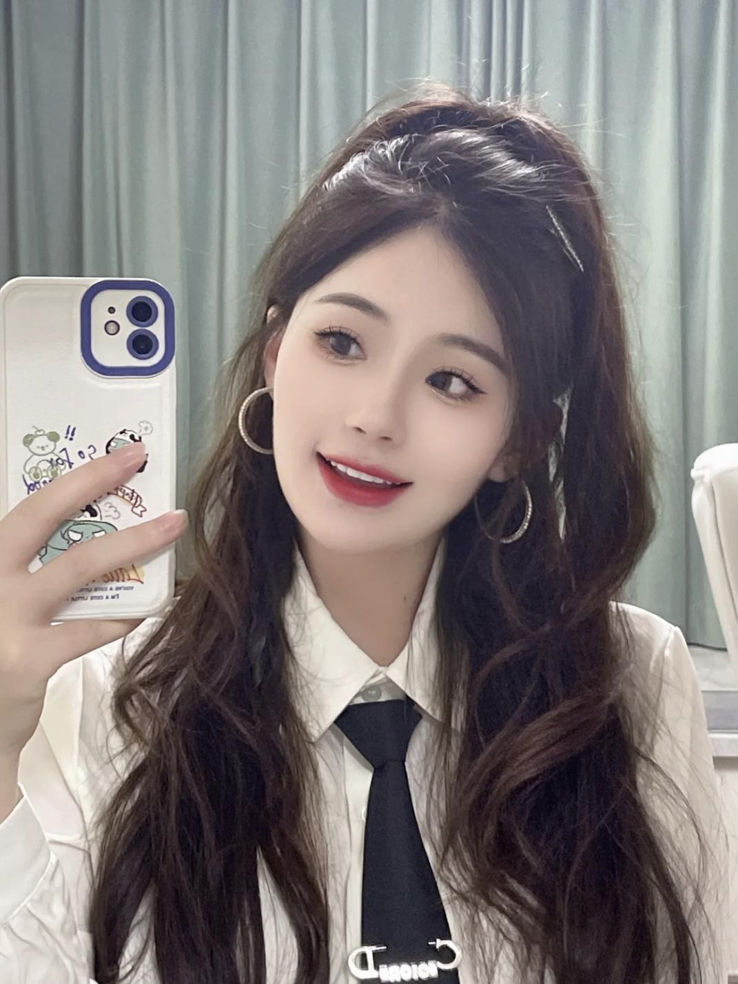 今年冬天流行显脸小的新款发型,今年流行的冬季发型减龄