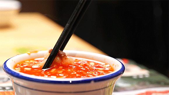 这个被低估的夜宵美食城，跟着「蓝妹啤酒」才找得到！