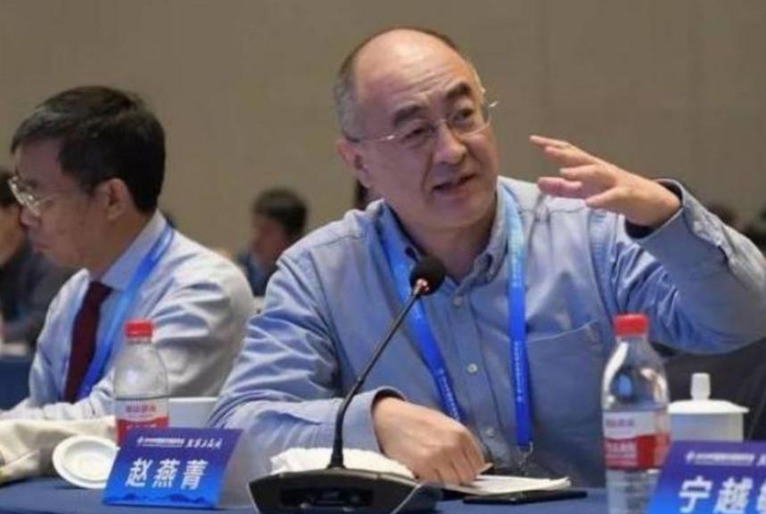 厦大教授谈鼓励生育网友的反应,厦大教授讲不生孩子要受罚