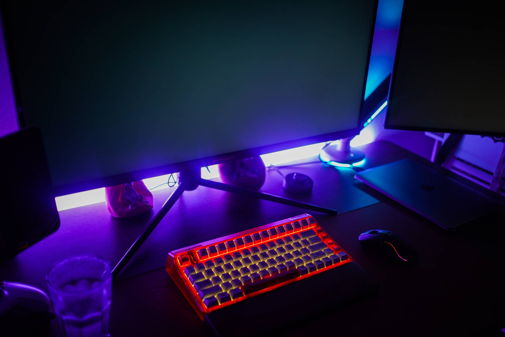 白天生产力晚上爱奇艺，八千字教你打造一键切换主题桌面