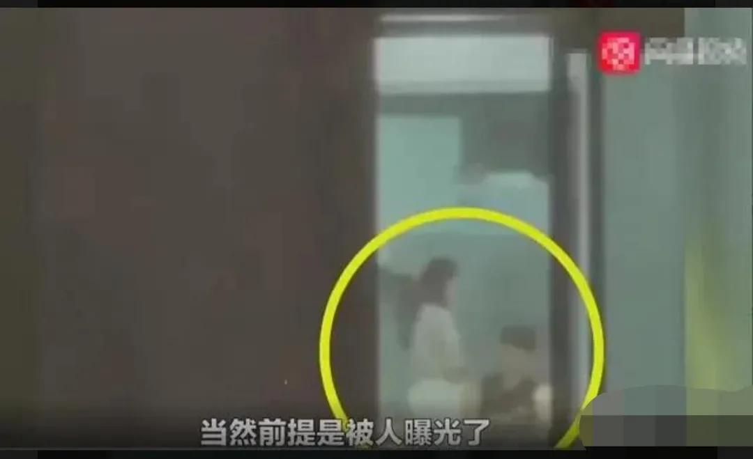 四川传媒学院被曝出丑闻，情侣在教室内偷偷开车，4分5秒正片流出