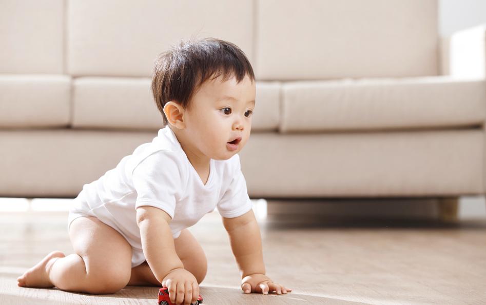 宝宝摔到头怎么处理最好,宝宝摔到头应该怎么处理涂什么药