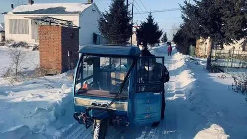 男子花10万块买了8套房子是真的吗,男子花10块买8套房子