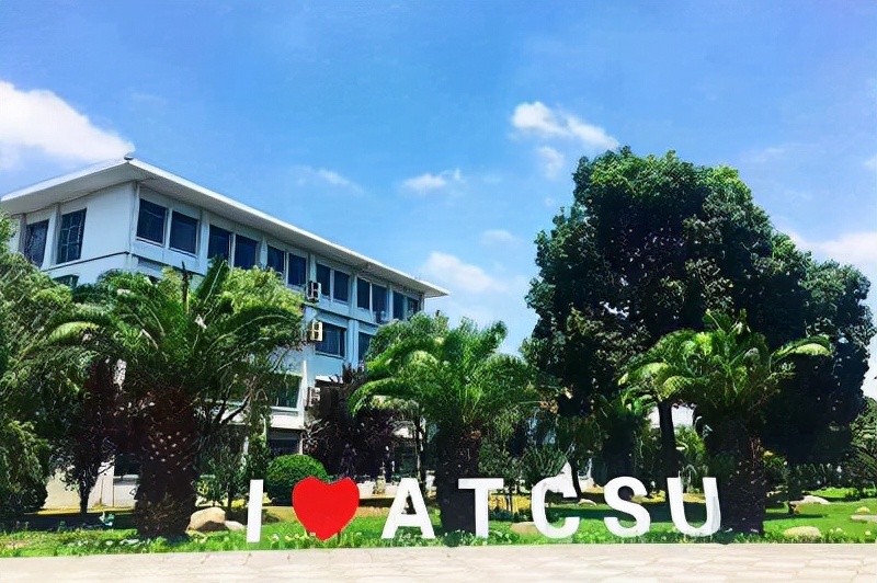 这所大学“很烧钱”,学费达17万!所在地是“全国百强县”第一