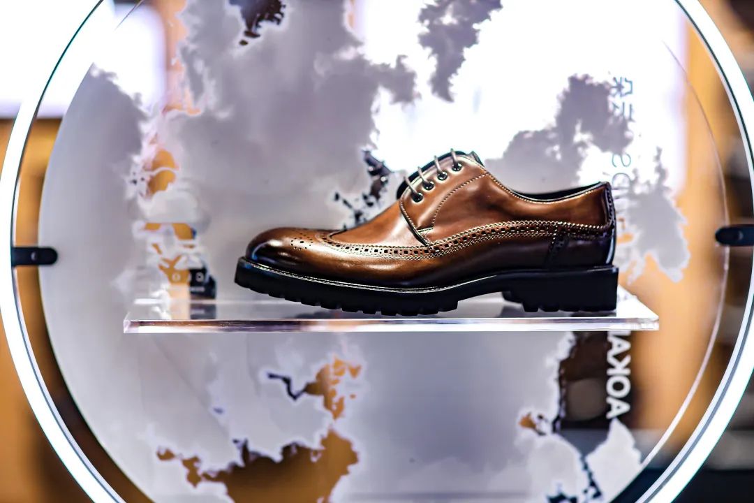 成人穿什么品牌男鞋比较好,男士40多岁穿什么样的鞋子好看