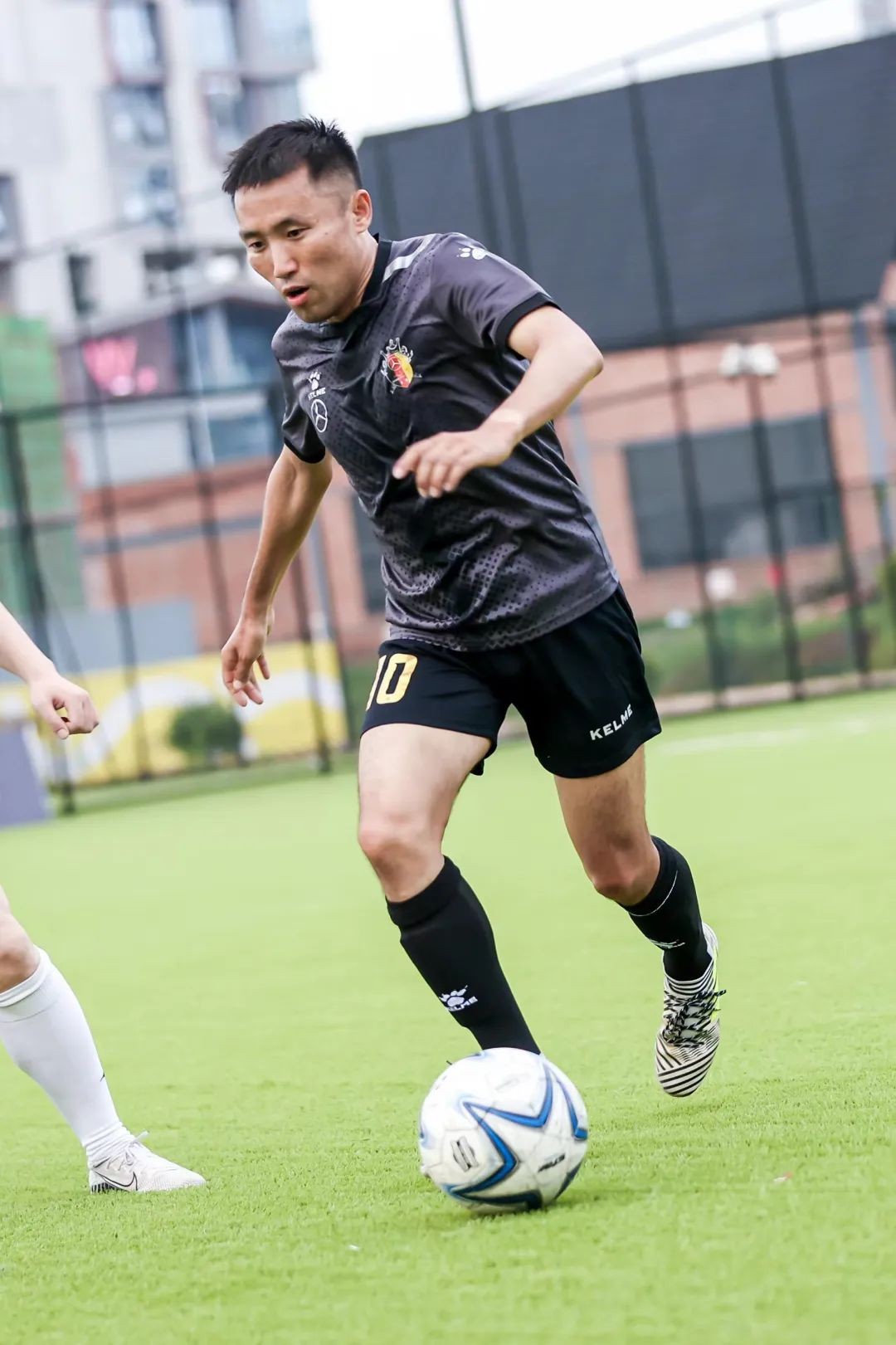 英雄谱｜马锐：37岁的德阳足球老将，依旧“电量”十足