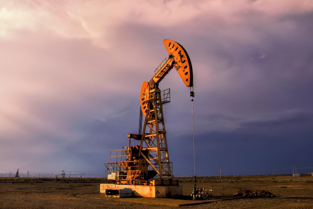 石油是不是远古森林形成的,石油是怎么形成的历史故事