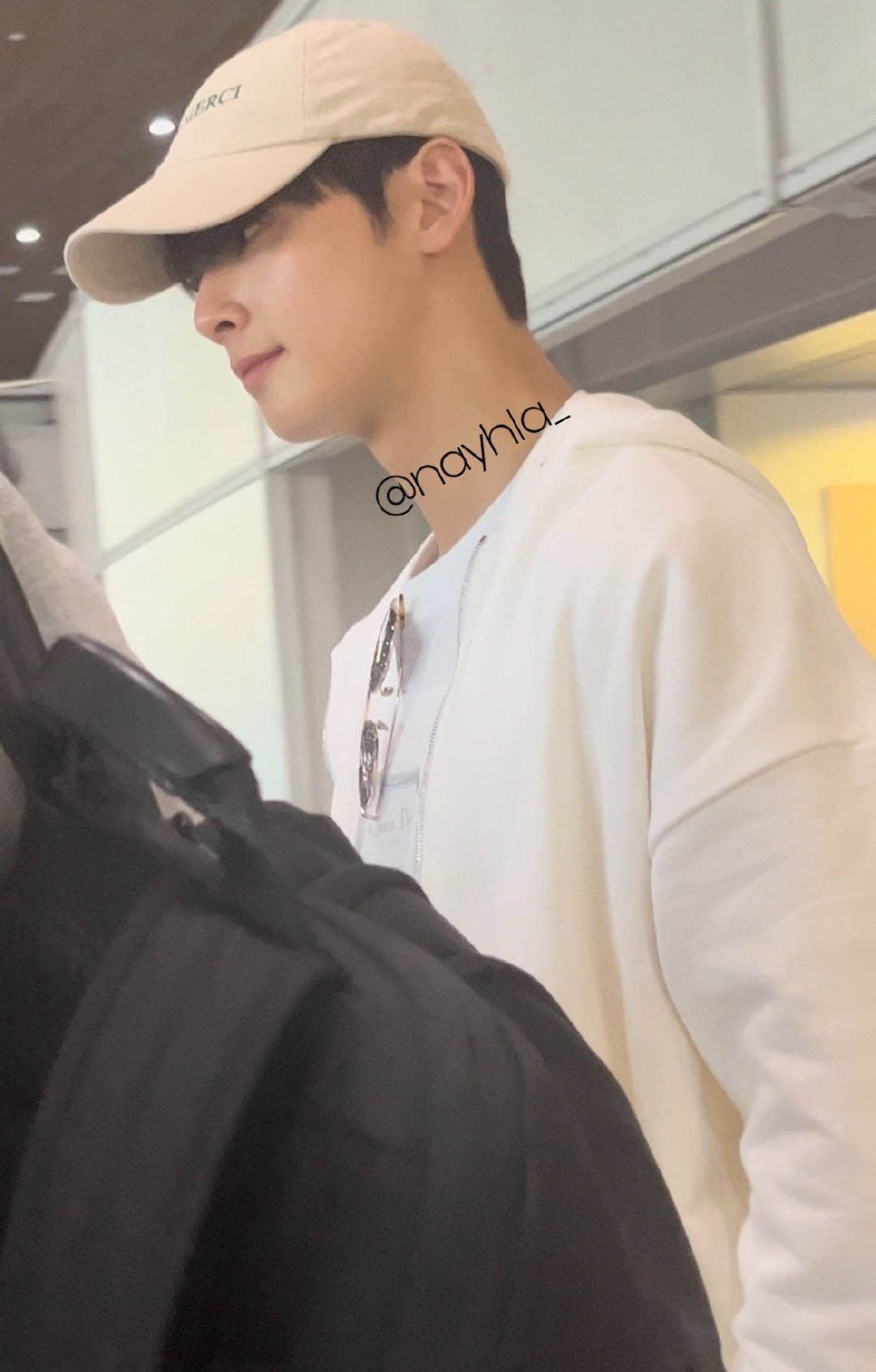 素颜比化妆更好看的车银优