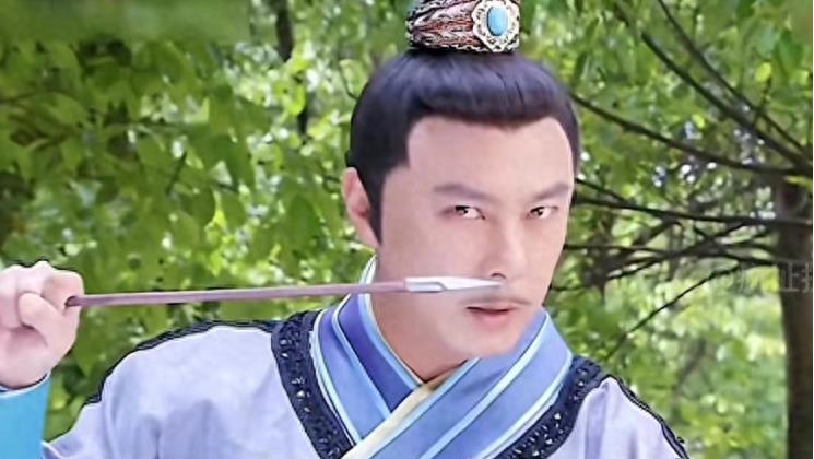 手撕*袜丝**，筷子夹胸，辣眼睛场景难忍受