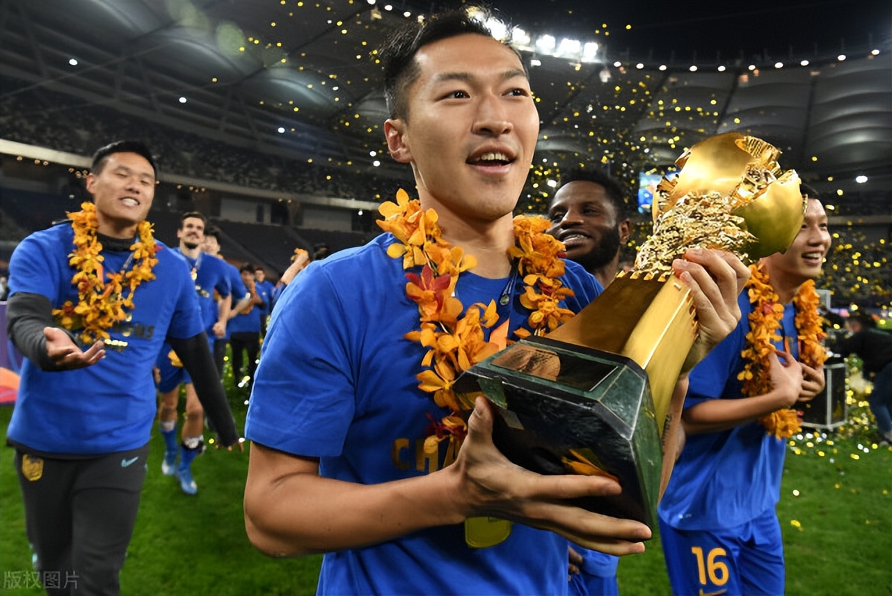 吴曦头球破门6:0,吴曦颠球传球