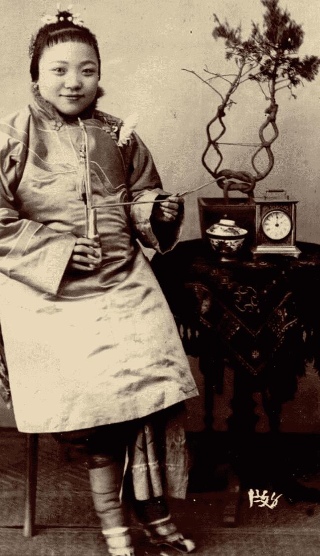 渚靛崕鏃ュ啗鍏借,鏃ュ啗渚靛崕鍏借