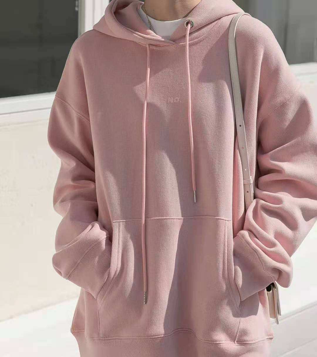 买卫衣不是越贵就越好，注意这5个细节，上身才时髦又显气质