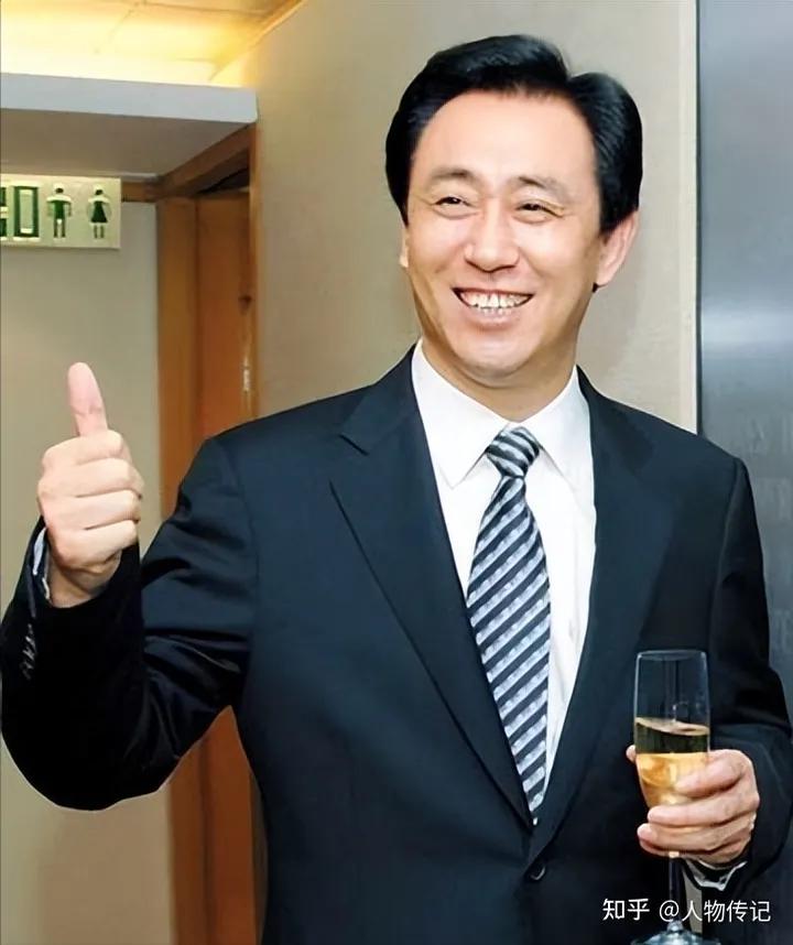 许家印承认恒大总资产1.699万亿,许家印恒大负债共多少个亿