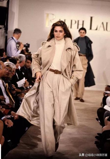 从追捧“丑模”吕燕到对眯眯眼说不，“高级脸”的pua该结束了