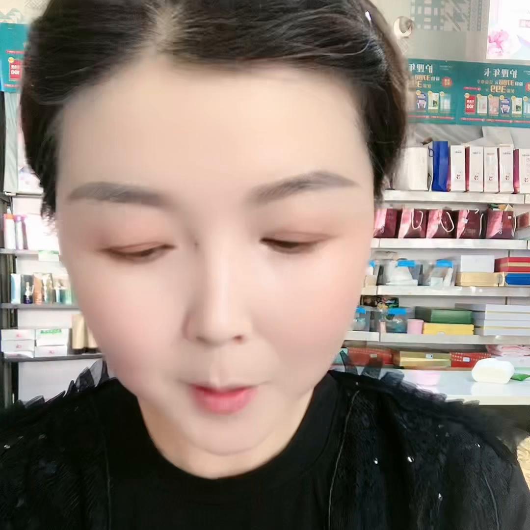 每天早上花三分钟就可以化个妆出门，没有那么理由，涮一个...